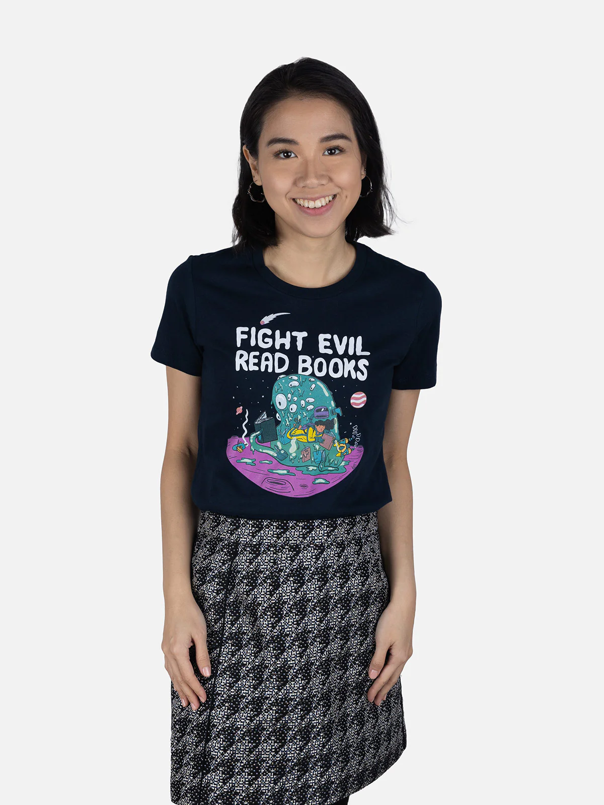 Fight Evil, Read Books Women's Crew T-Shirt (2023) - Image 2
