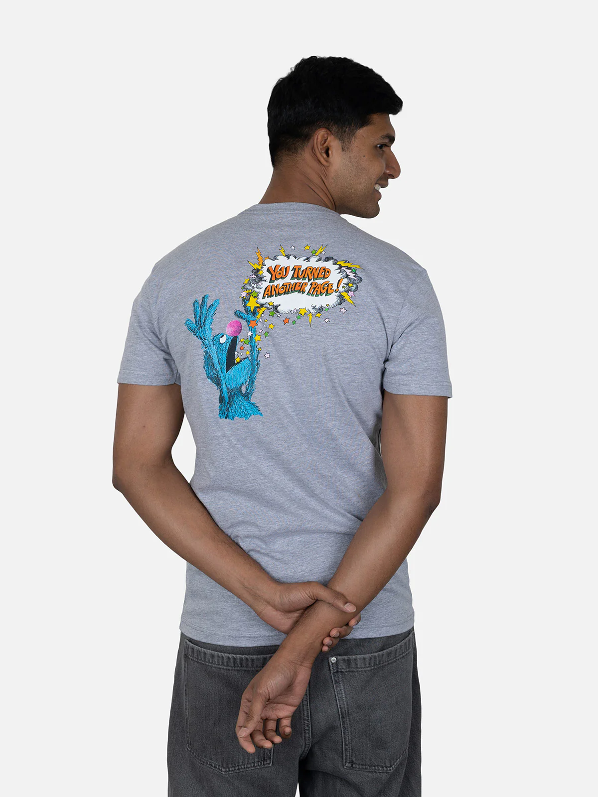 Sesame Street - The Monster at the End of This Book Unisex T-Shirt - Image 4